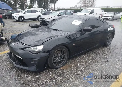 2017 Toyota 86 из США, поврежденный, VIN JF1ZNAA10H9702676